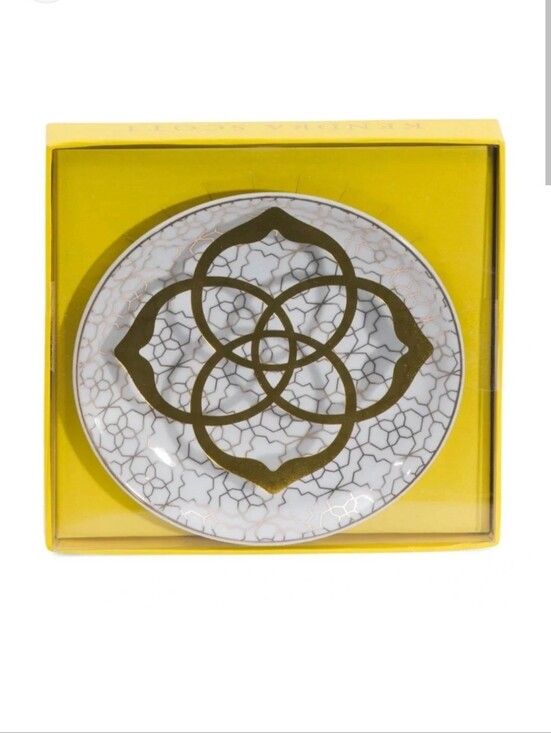 Kendra Scott Accessories - Kendra Scott NEW Filigree Decorative White Porcelain Dish with Gold Overlay